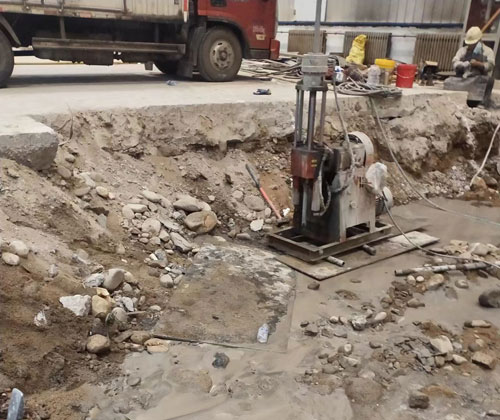 鄂尔多斯公路下沉压浆